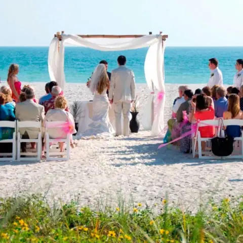 Simple Weddings — photo 2